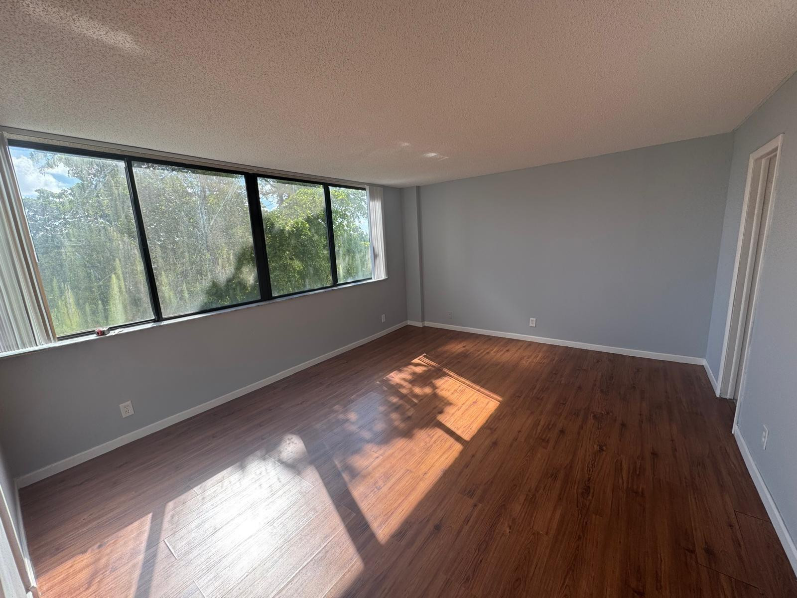 4222 Inverrary Boulevard, Unit 4313 Lauderhill, FL 33319 - Photo 3 of 7 Photo 3