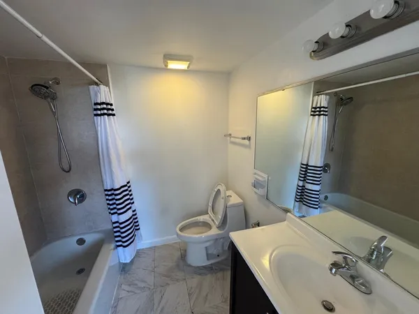 $1,575 | 4222 Inverrary Boulevard, Unit 4313, Lauderhill, FL 33319
