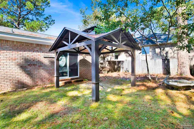 $465,000 | 1059 Woodlore Circle, Gulf Breeze, FL 32563