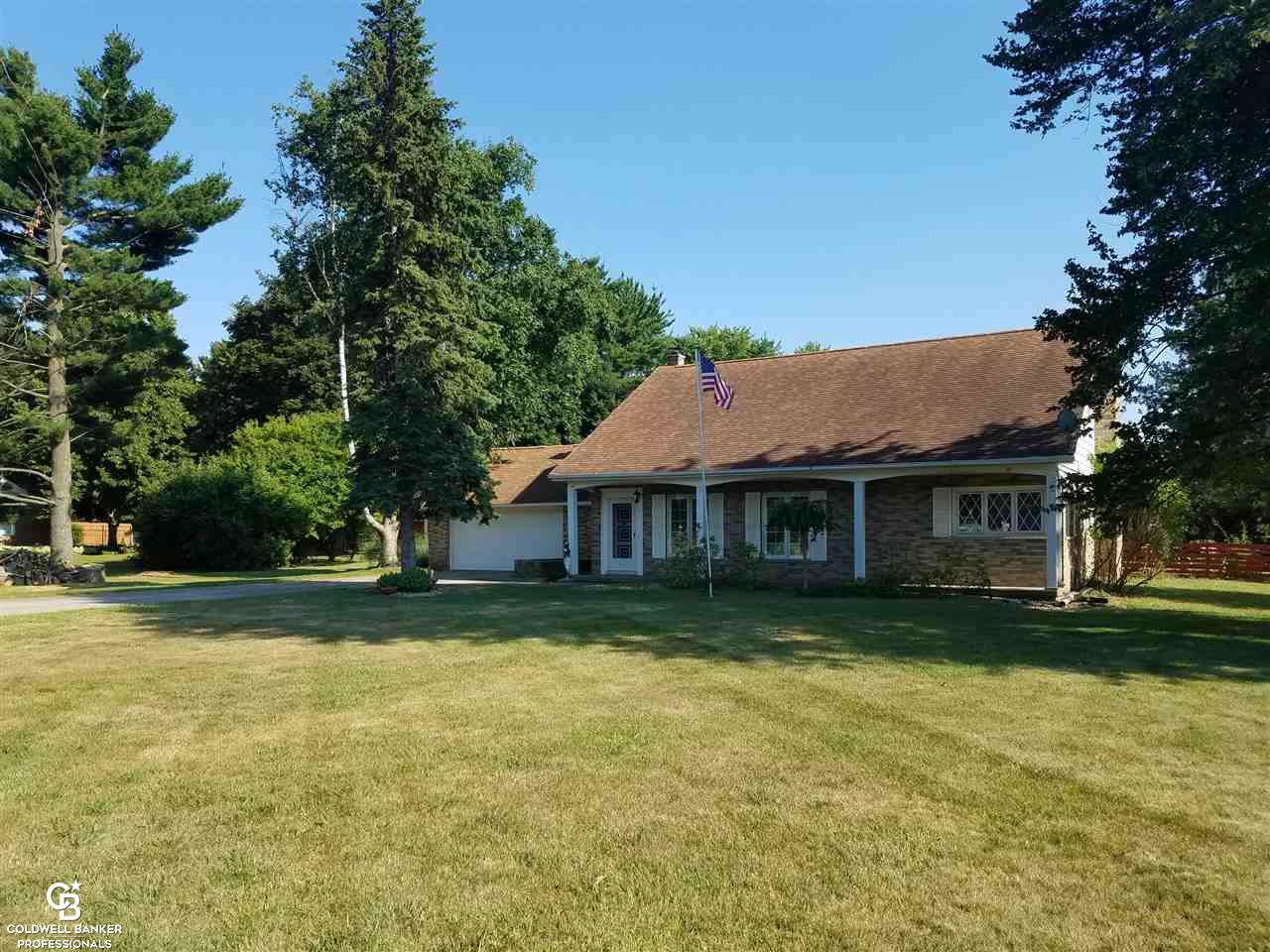 11755 Yale Road Yale, MI 48097 - Photo 1 of 1 This is a view of the front of the home.