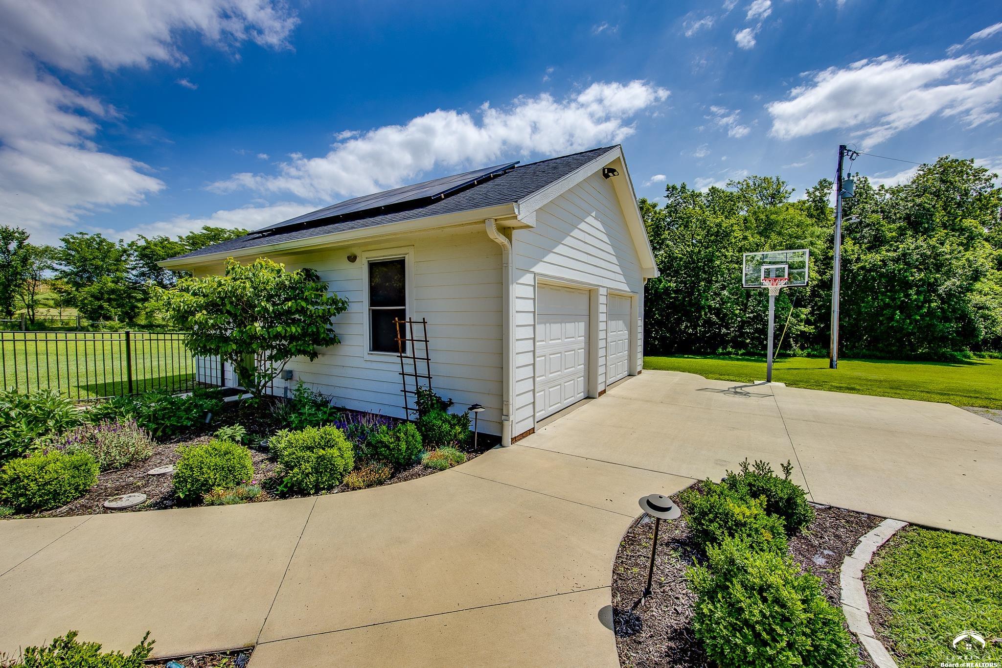 813 East 661 Diagonal Road Lawrence, KS 66047 - Photo 62 of 78