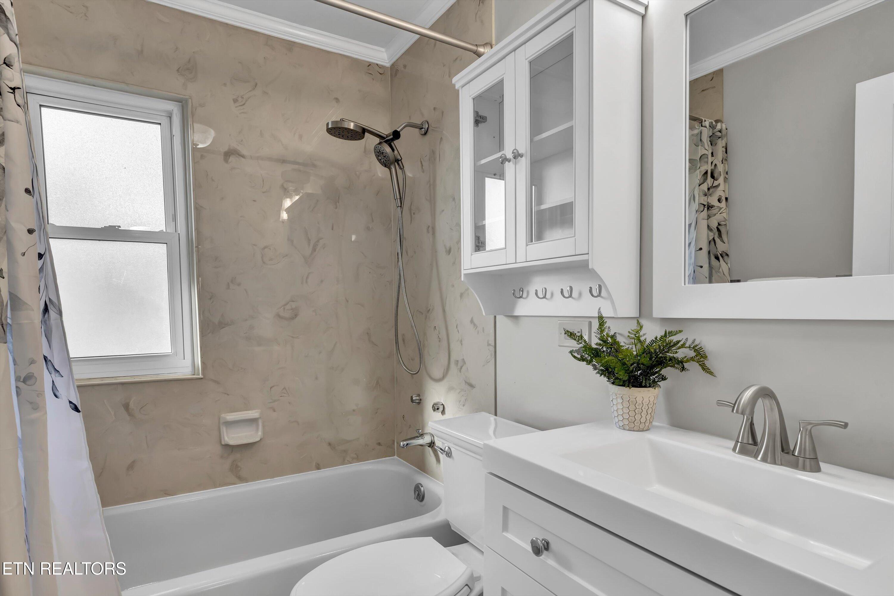 102 Nolan Road Oak Ridge, TN 37830 - Photo 11 of 20 Main Level Bathroom 2