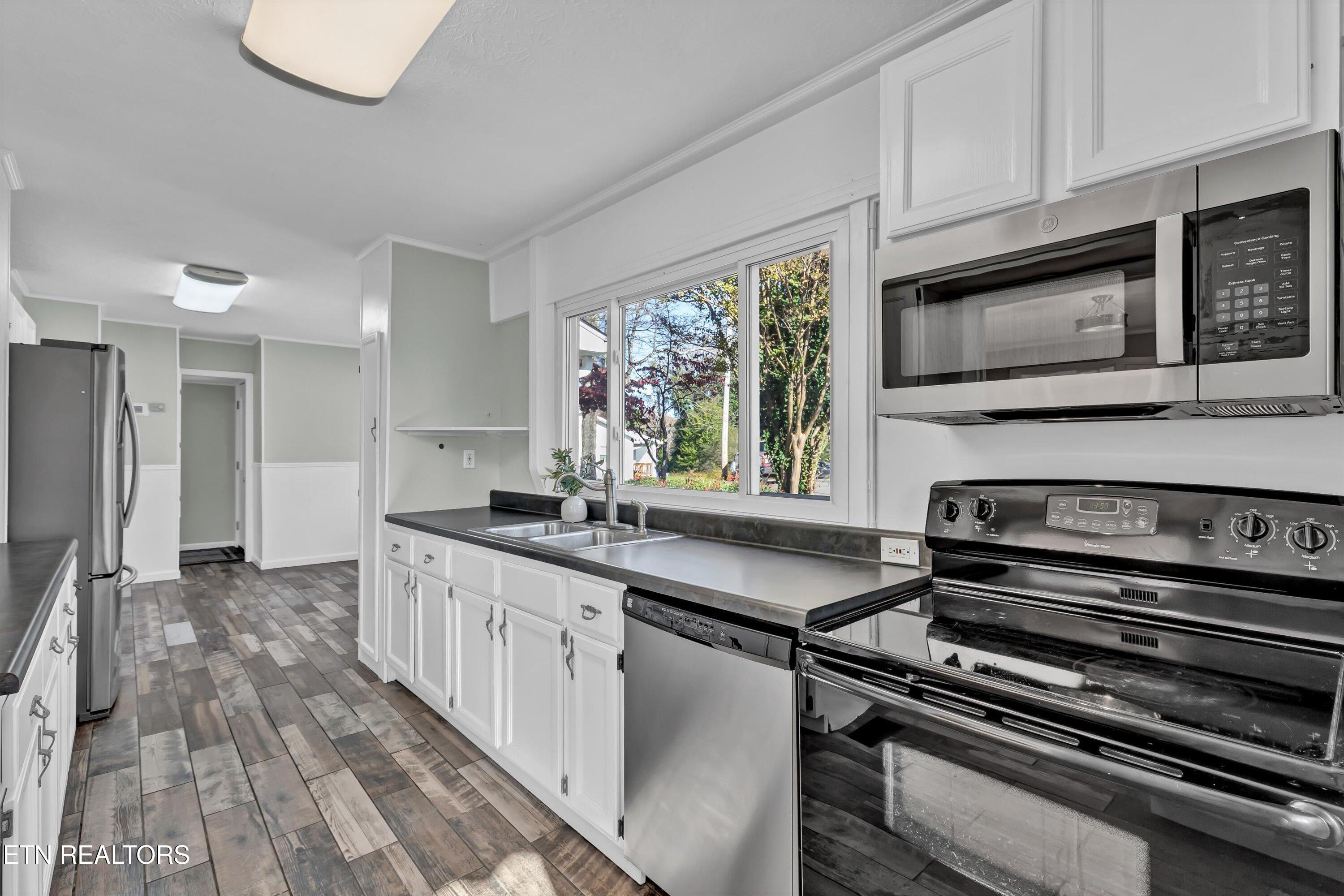 102 Nolan Road Oak Ridge, TN 37830 - Photo 5 of 20 Kitchen