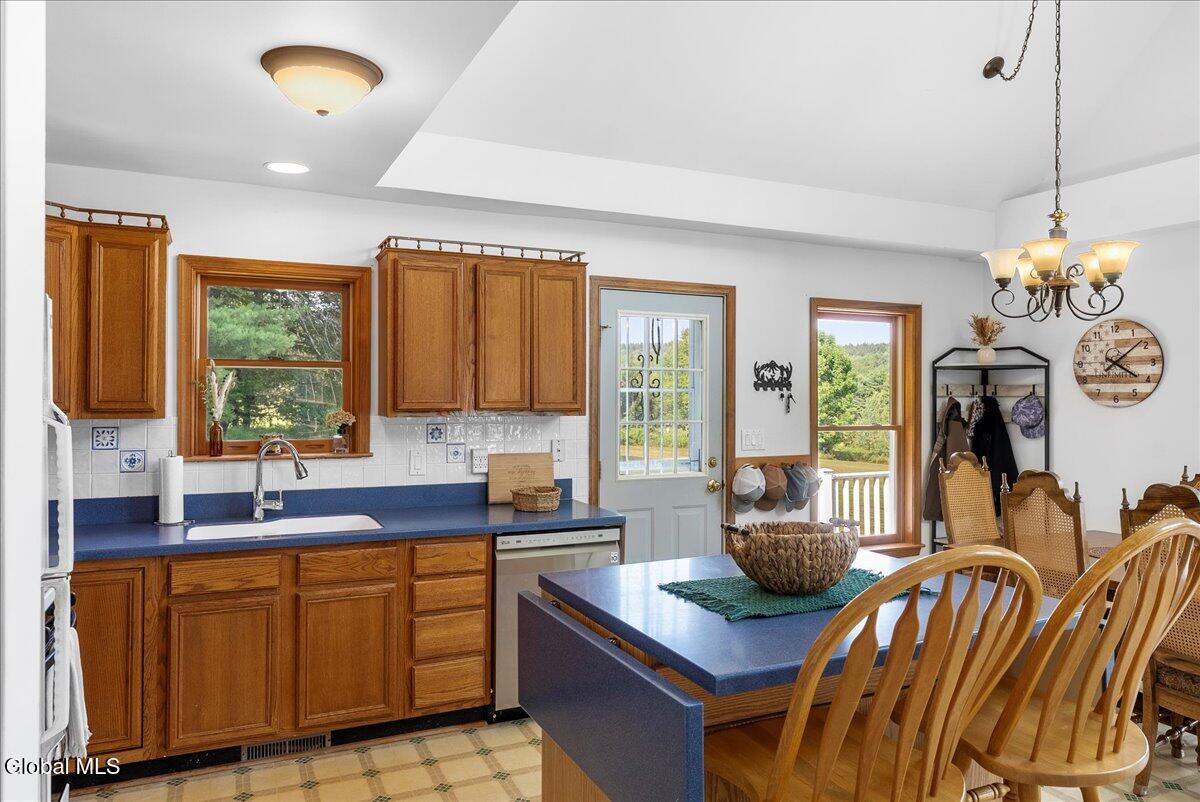 219 Rossman Valley Road Fulton, NY 12149 - Photo 6 of 46 35-DSC09296