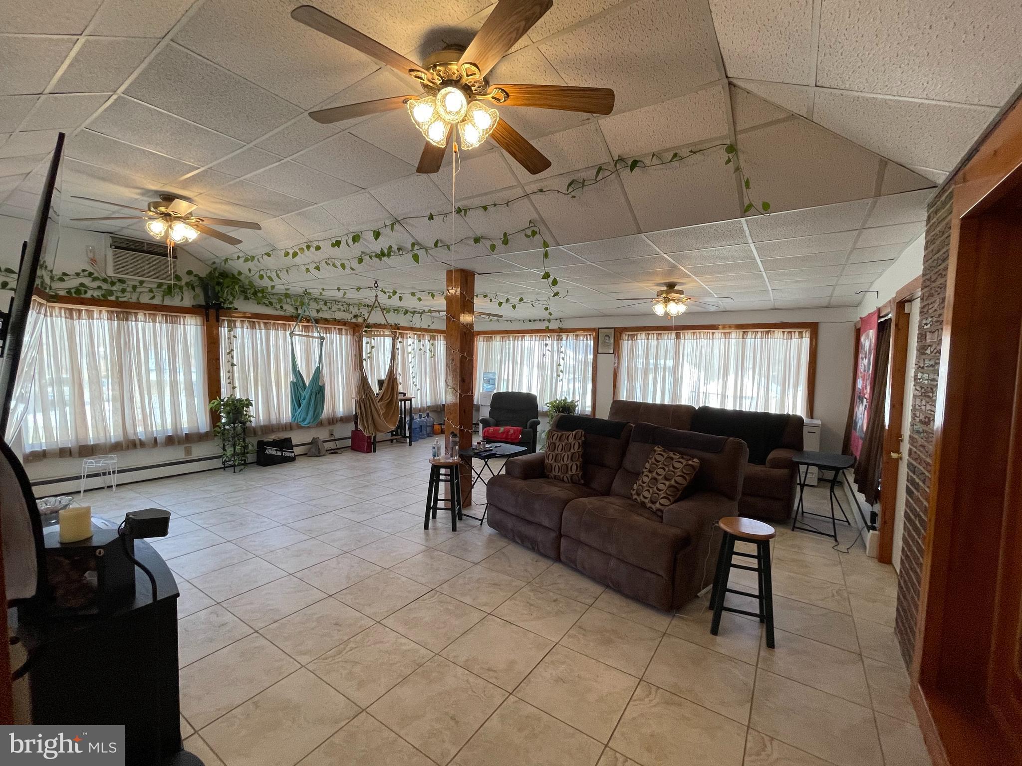 442 Chews Landing Road Sicklerville, NJ 08081 - Photo 11 of 29 Gallery Image 11