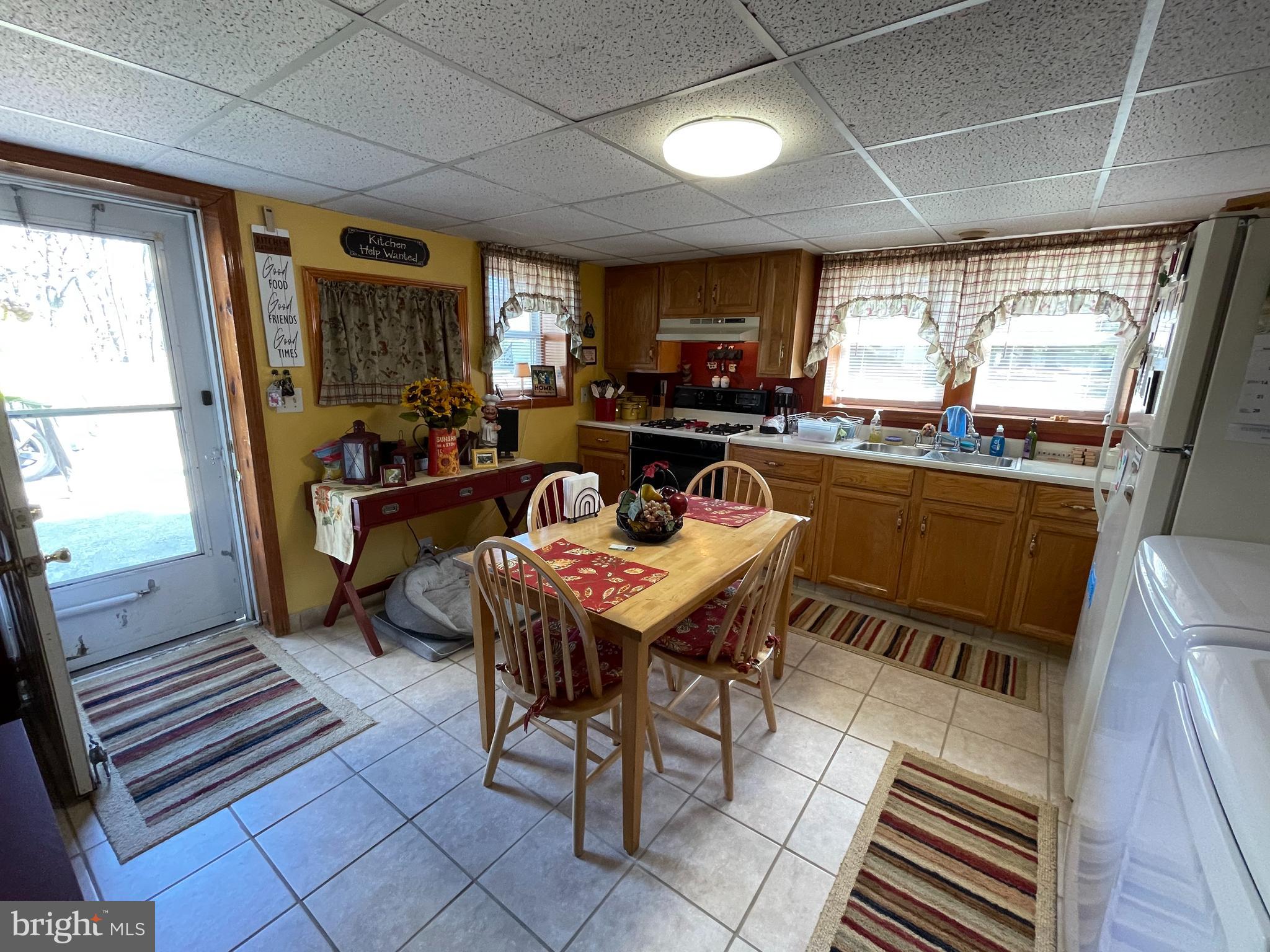 442 Chews Landing Road Sicklerville, NJ 08081 - Photo 6 of 29 Gallery Image 6