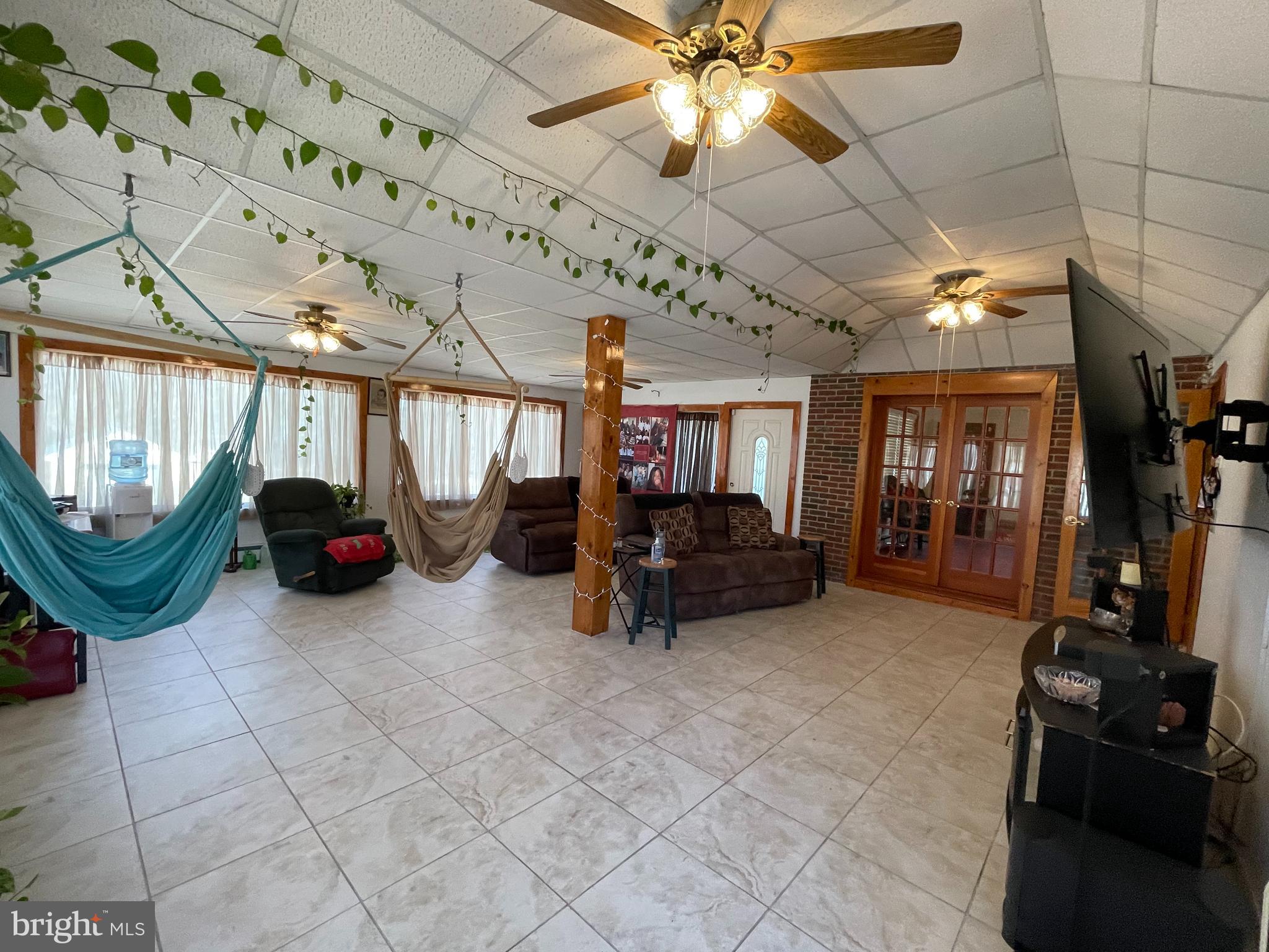 442 Chews Landing Road Sicklerville, NJ 08081 - Photo 10 of 29 Gallery Image 10