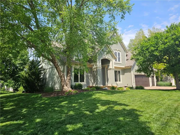 $800,000 | 17504 West 84th Street, Lenexa, KS 66219