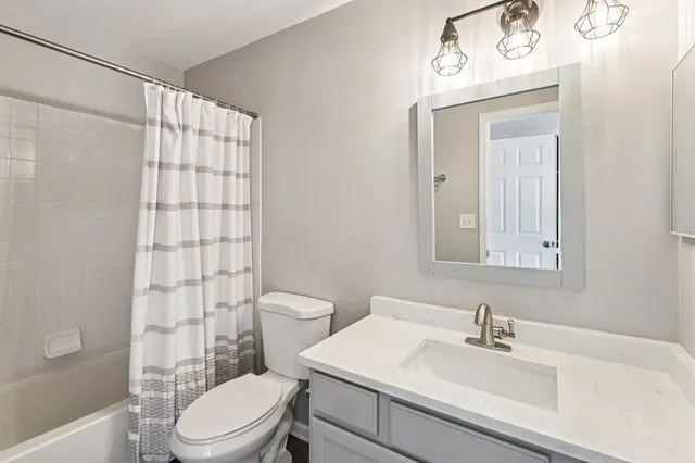 $2,500 | 2227 Waterleaf Court, Unit 203, Naperville, IL 60564