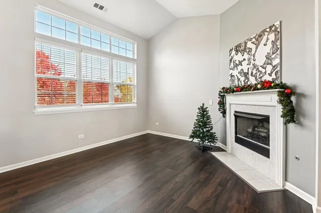 $2,500 | 2227 Waterleaf Court, Unit 203, Naperville, IL 60564