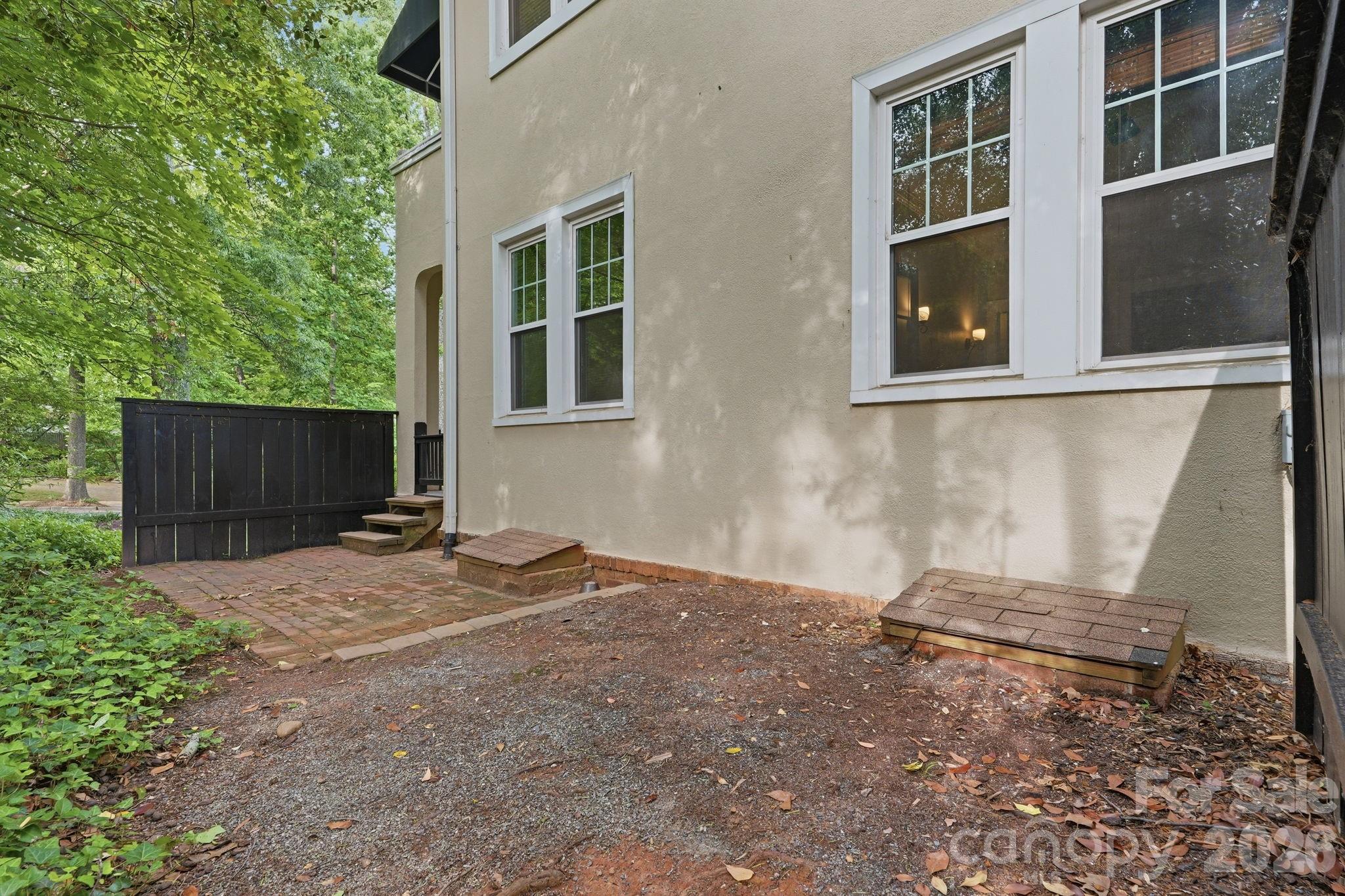 916 Bromley Road Charlotte, NC 28207 - Photo 37 of 45