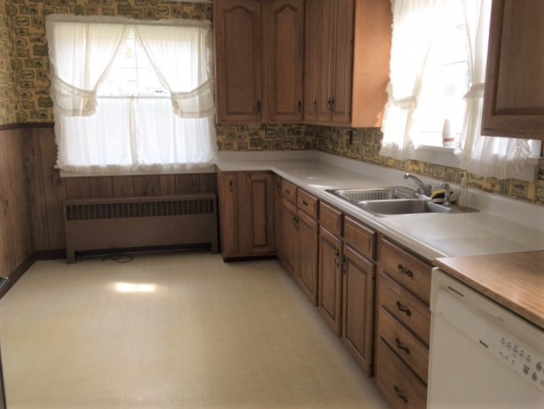 12 South 4th Street Bradford, PA 16701 - Photo 3 of 15 Eat-in Kitchen with hickory cabinets!