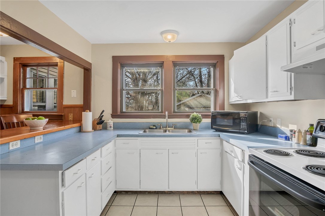 319 Nooseneck Hill Road Exeter, RI 02822 - Photo 14 of 40