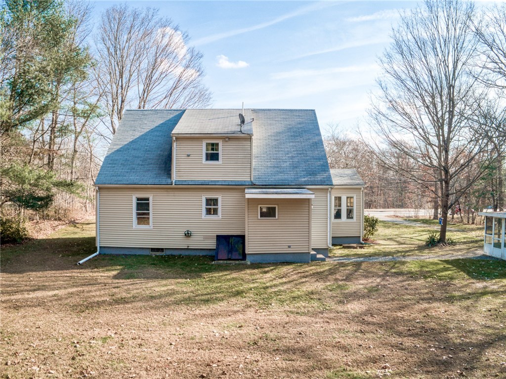 319 Nooseneck Hill Road Exeter, RI 02822 - Photo 8 of 40