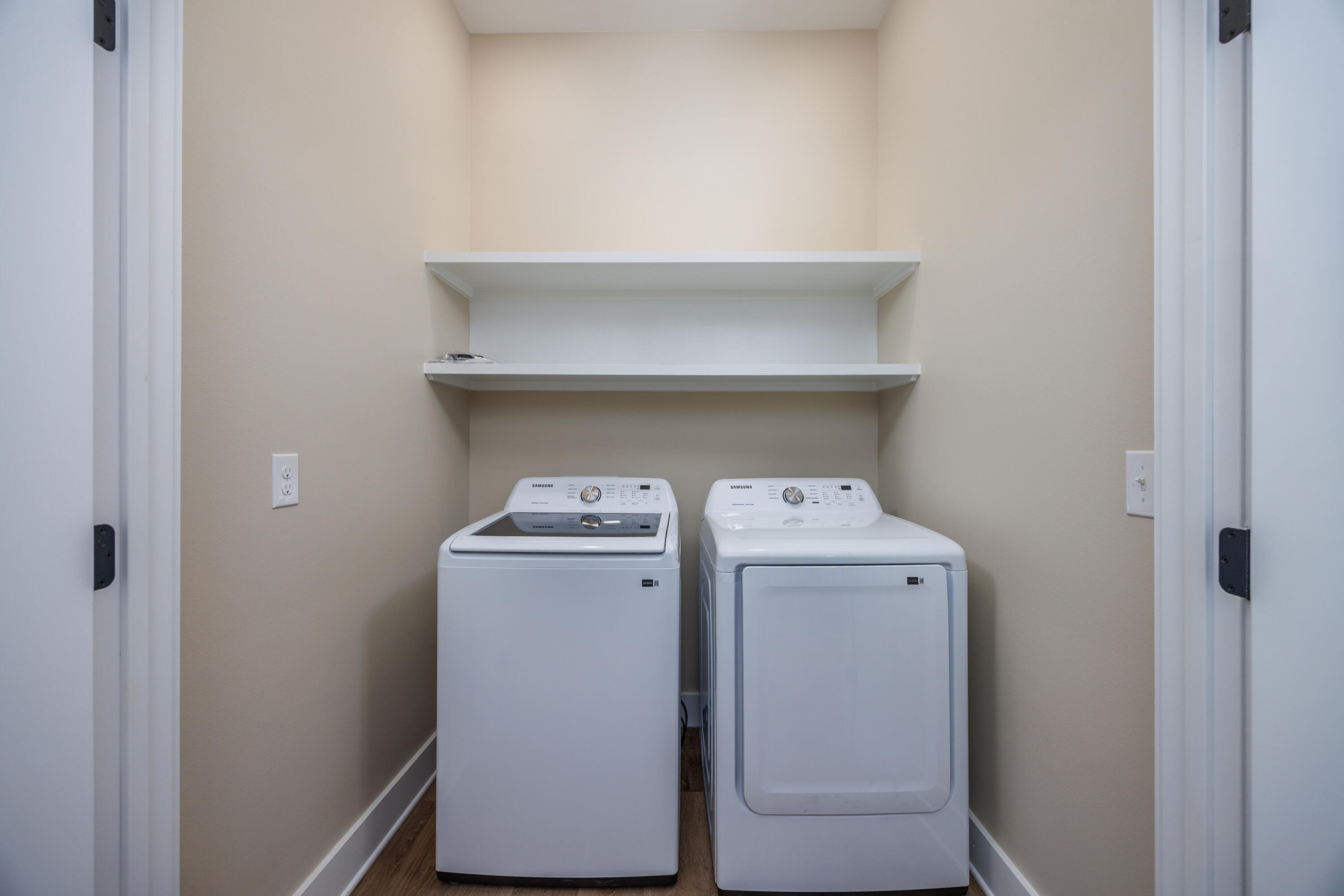 14 Shebbi Lane Freeport, FL 32439 - Photo 13 of 25 a utility room with dryer and washer