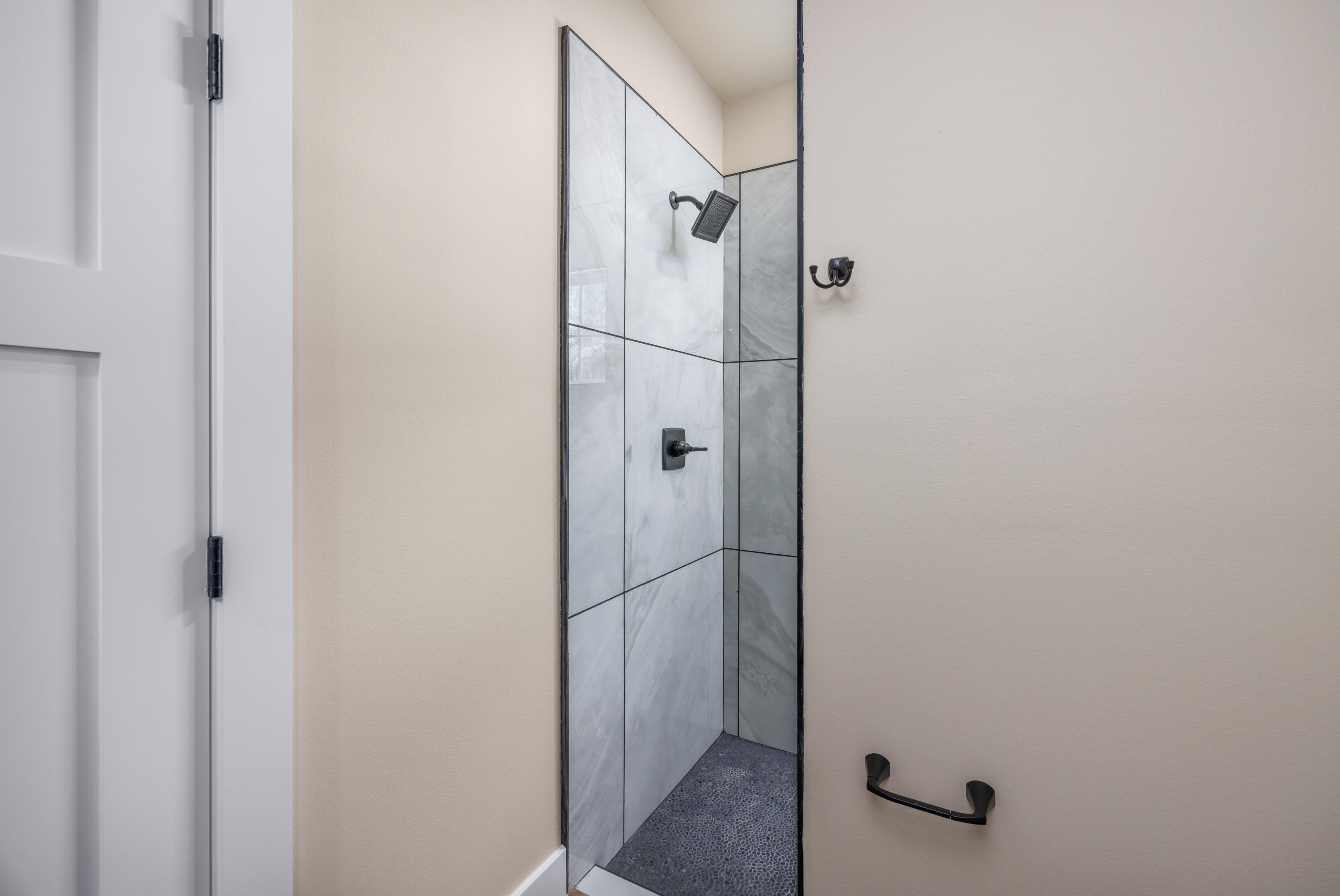 14 Shebbi Lane Freeport, FL 32439 - Photo 20 of 25 a bathroom with a shower