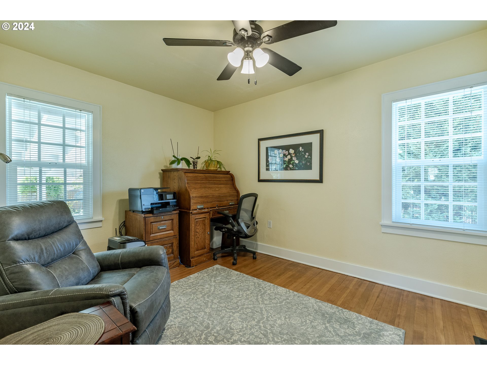 3923 Jasper Road Springfield, OR 97478 - Photo 17 of 48 a living room with furniture and a window