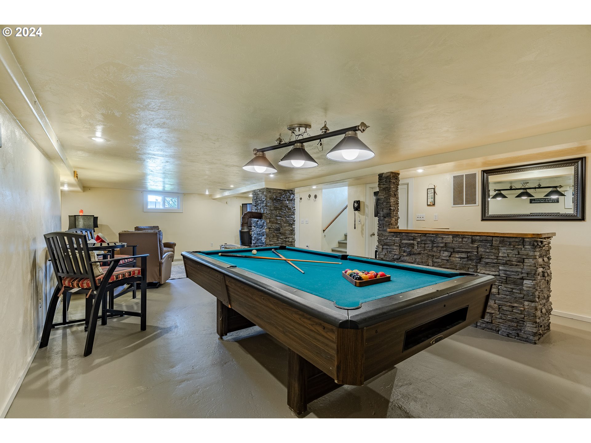3923 Jasper Road Springfield, OR 97478 - Photo 33 of 48 a room with furniture and pool table