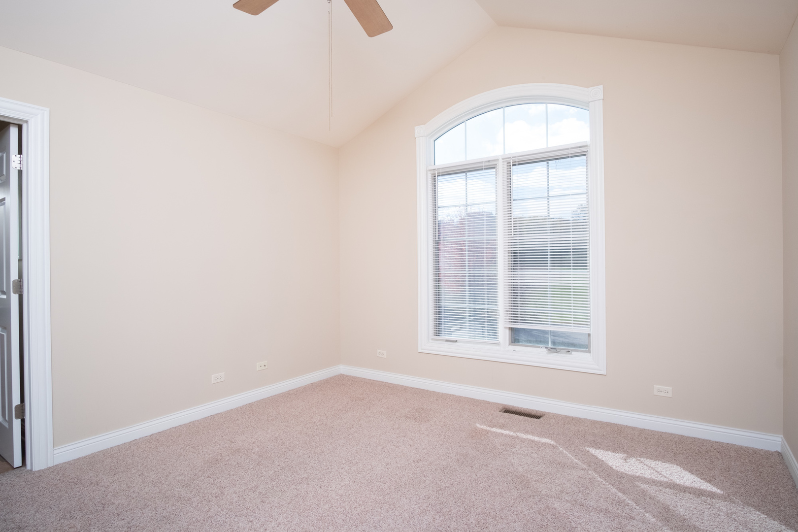 1884 Red Oak Lane Spring Grove, IL 60081 - Photo 23 of 27