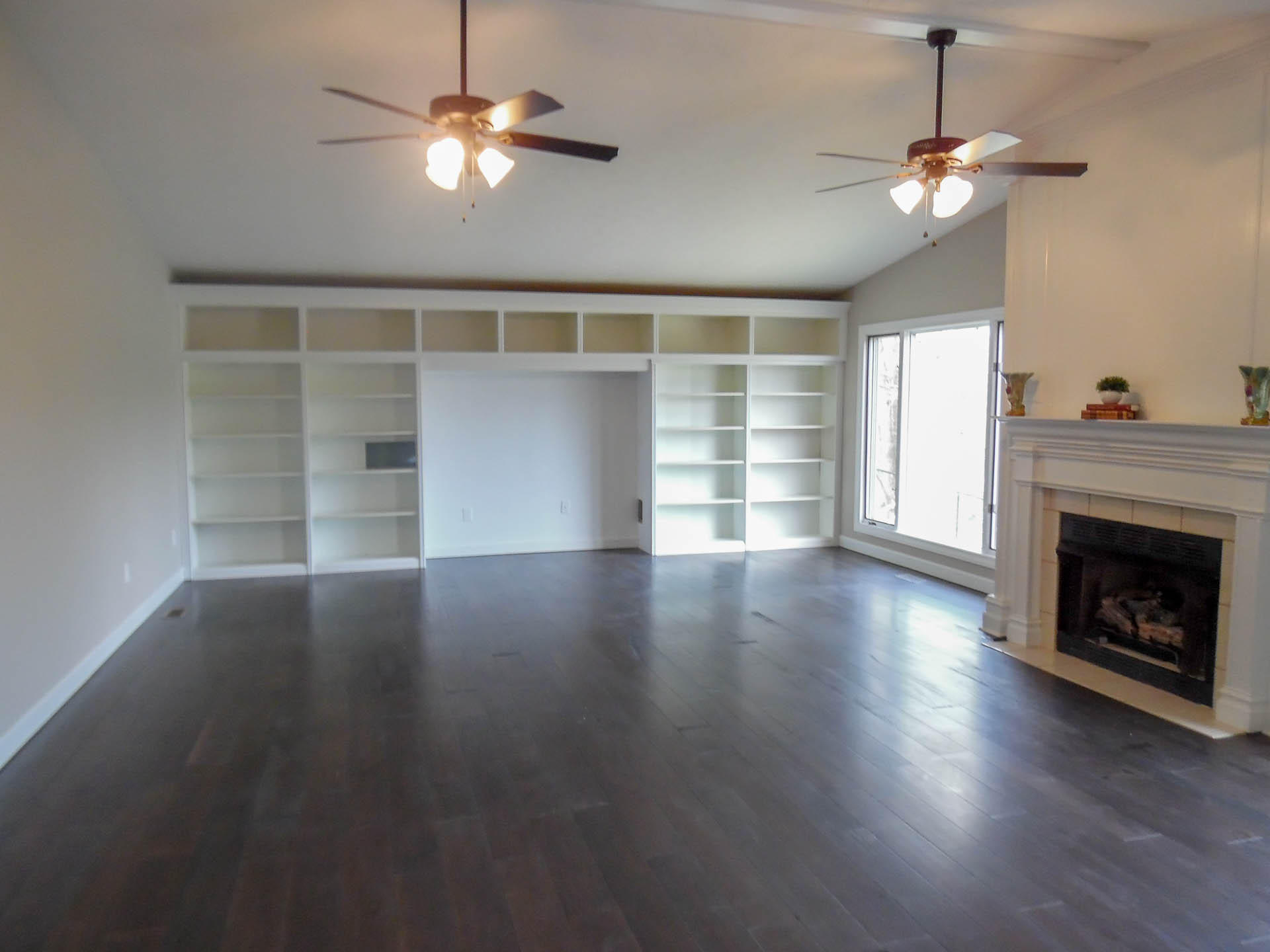 306 South Apache Road Clinton, TN 37716 - Photo 15 of 39 Family Room