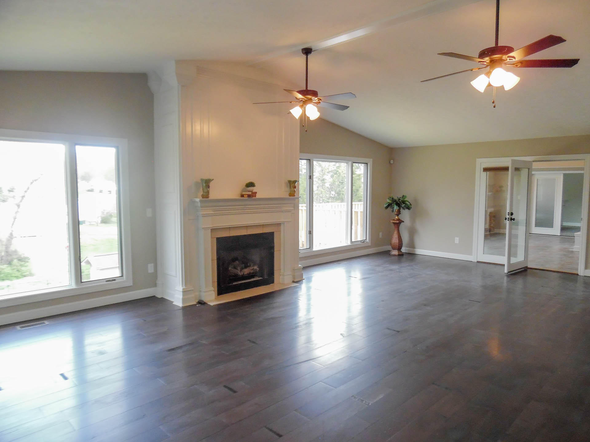 306 South Apache Road Clinton, TN 37716 - Photo 17 of 39 Gas Log Fireplace
