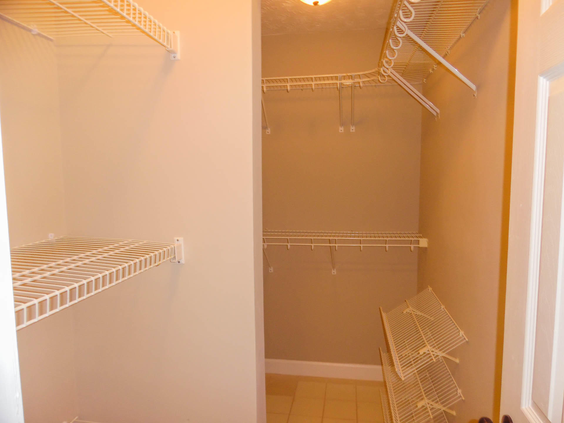 306 South Apache Road Clinton, TN 37716 - Photo 26 of 39 Master Walkin Closet