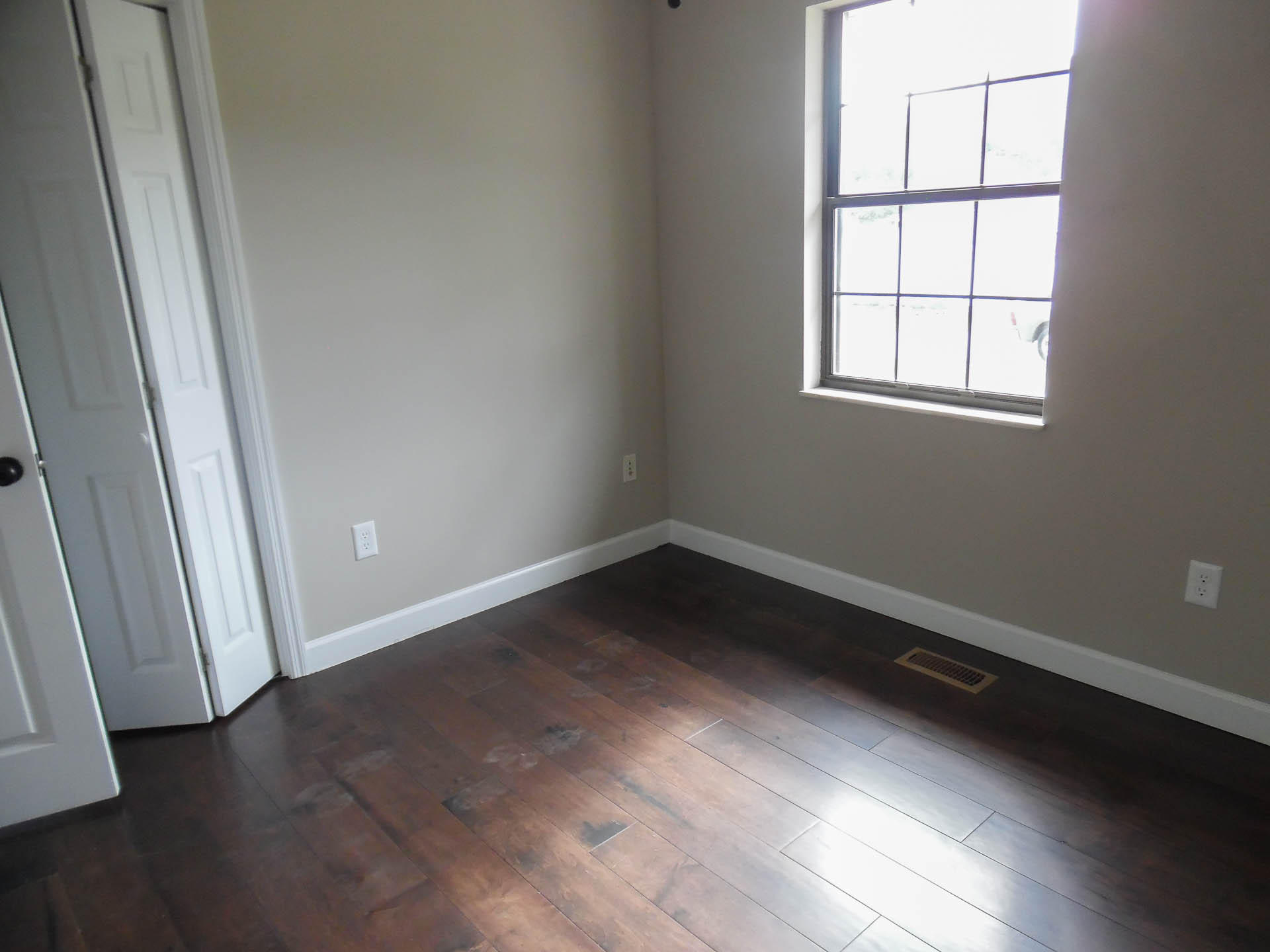 306 South Apache Road Clinton, TN 37716 - Photo 28 of 39 Bedroom