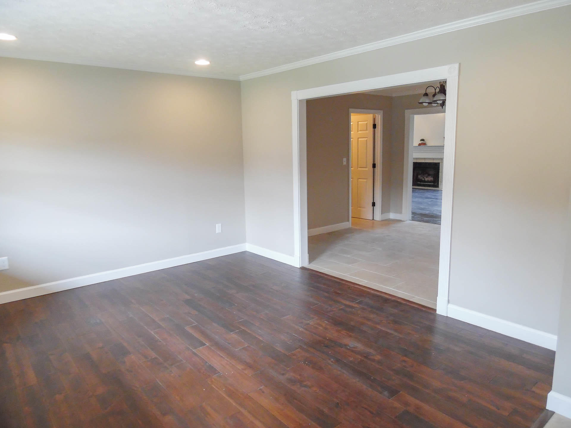 306 South Apache Road Clinton, TN 37716 - Photo 31 of 39 Living Room