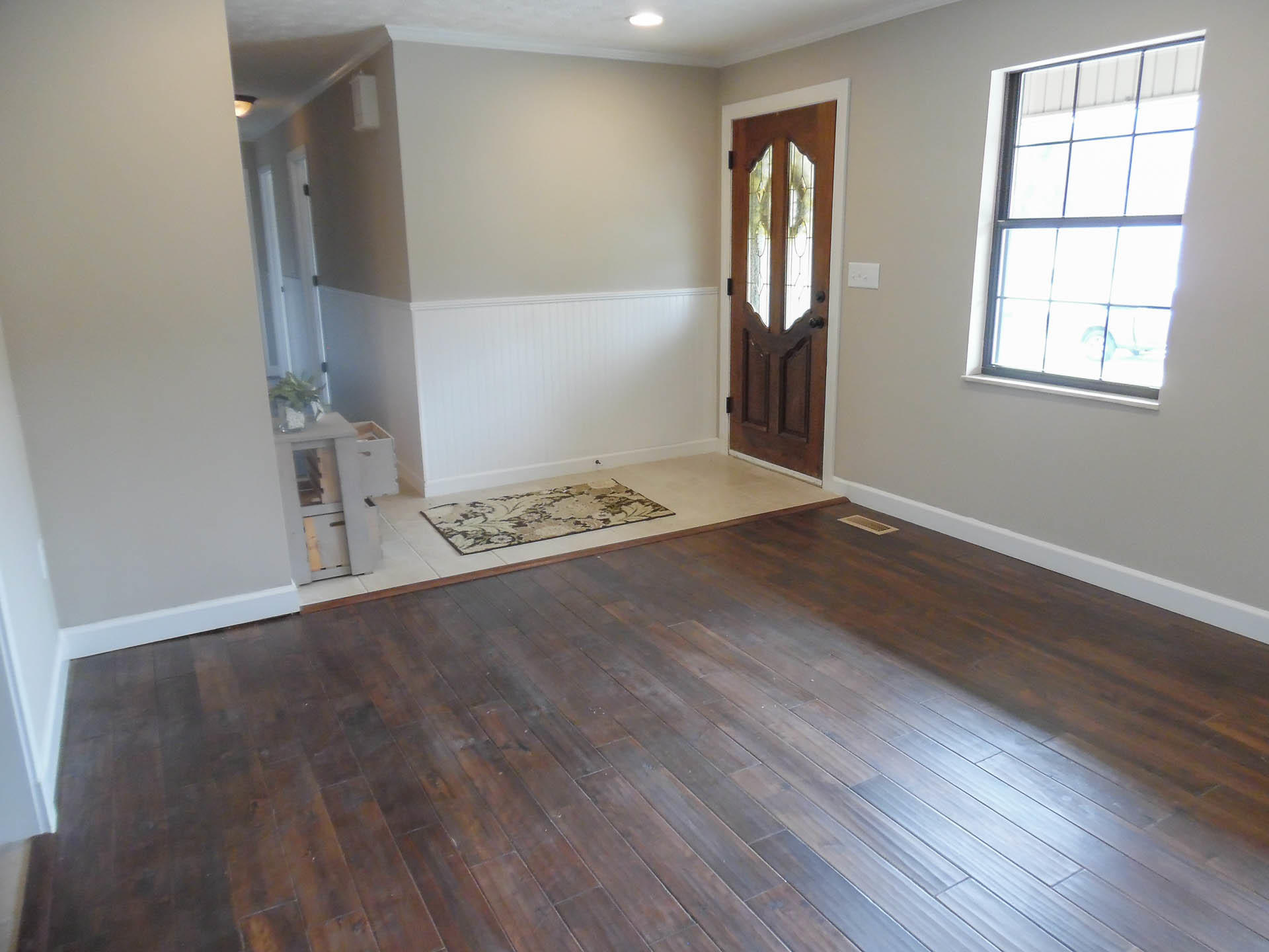 306 South Apache Road Clinton, TN 37716 - Photo 32 of 39 Living Room