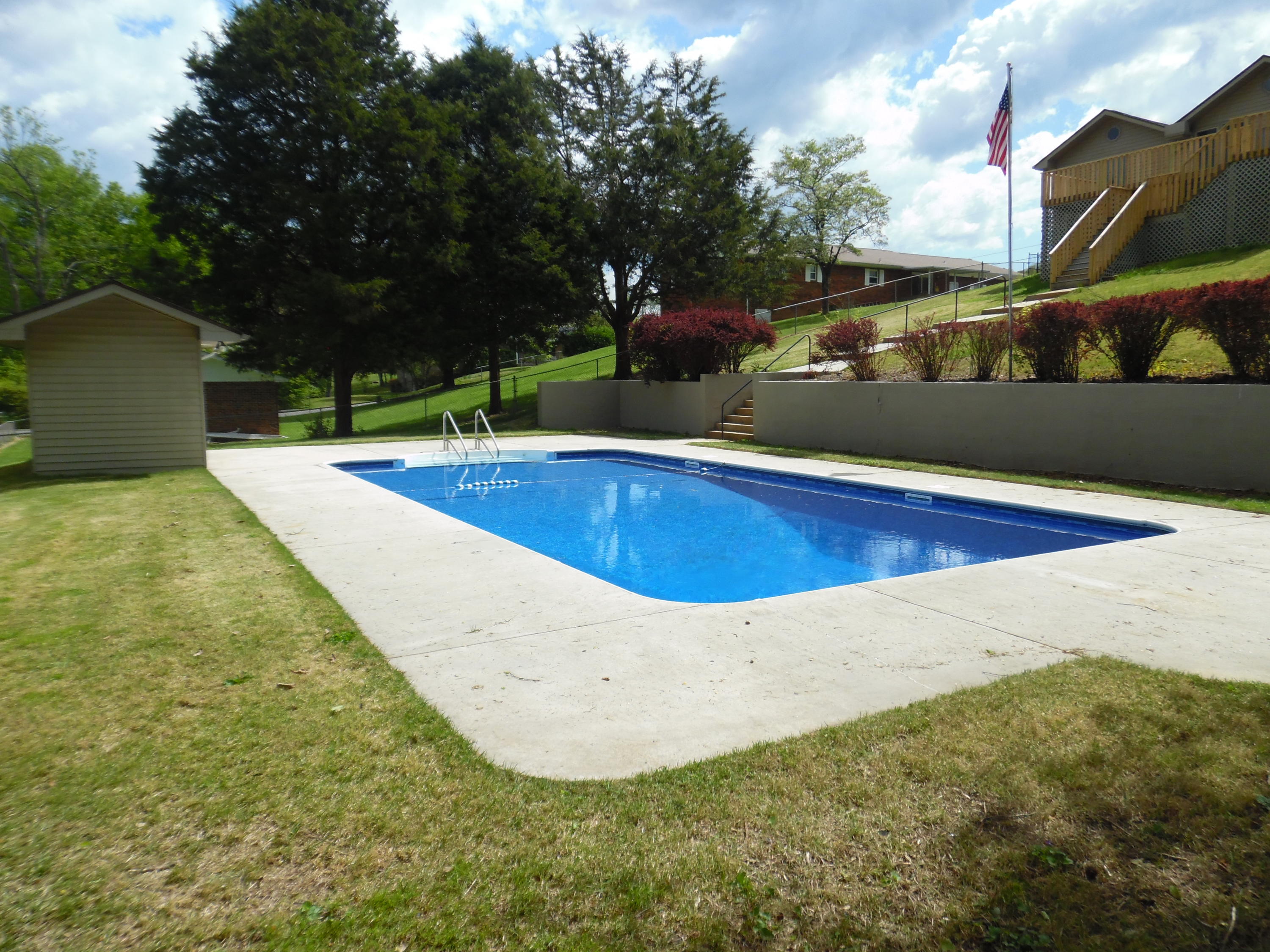 306 South Apache Road Clinton, TN 37716 - Photo 36 of 39 SAM_2931