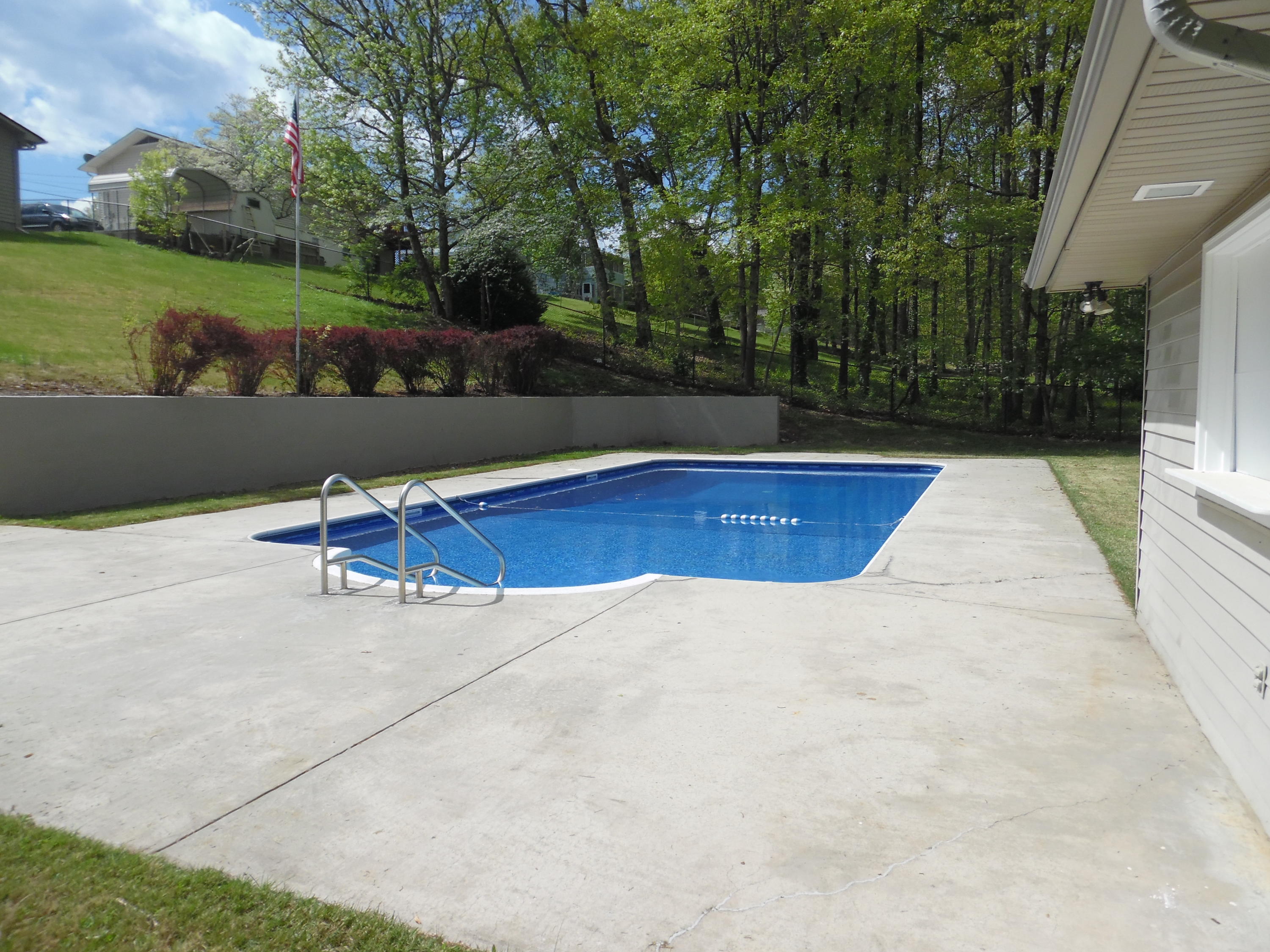 306 South Apache Road Clinton, TN 37716 - Photo 38 of 39 SAM_2933