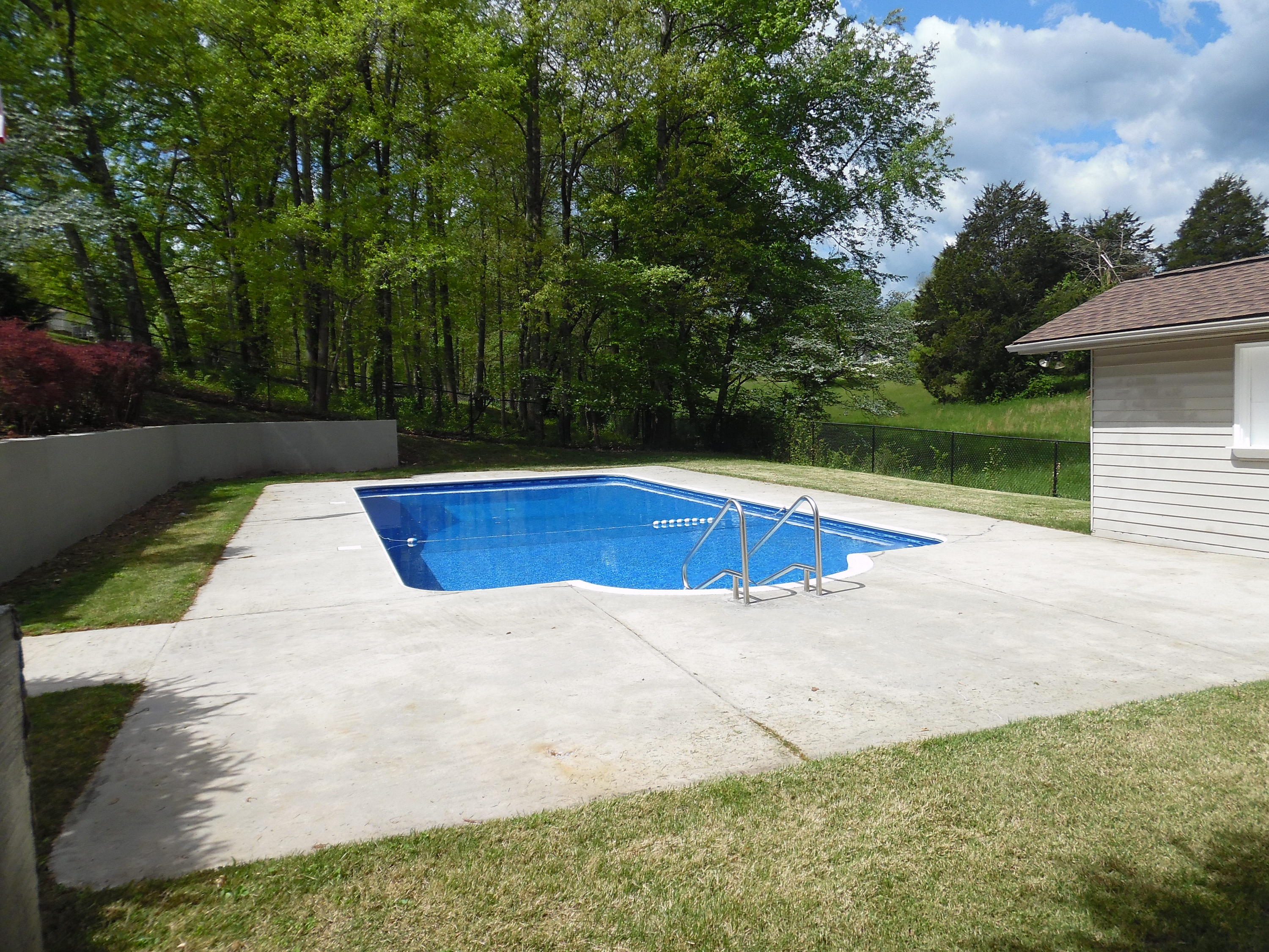 306 South Apache Road Clinton, TN 37716 - Photo 39 of 39 SAM_2934