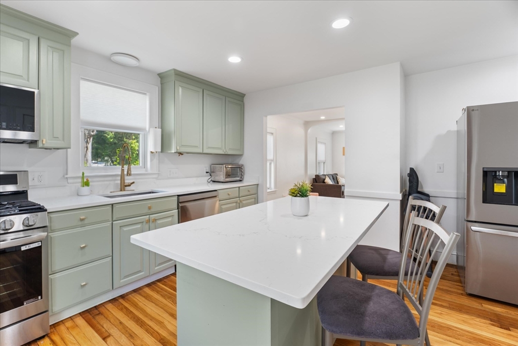 56 Congress Place Dedham, MA 02026 - Photo 16 of 36