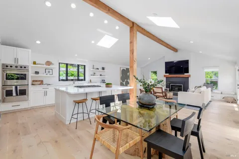 $3,950,000 | 2501 Pinot Way, St. Helena, CA 94574