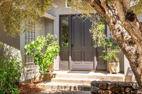 $3,950,000 | 2501 Pinot Way, St. Helena, CA 94574