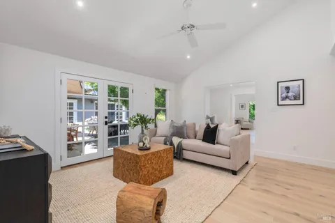 $3,950,000 | 2501 Pinot Way, St. Helena, CA 94574