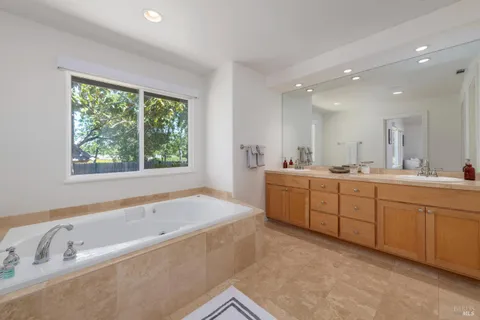 $3,950,000 | 2501 Pinot Way, St. Helena, CA 94574