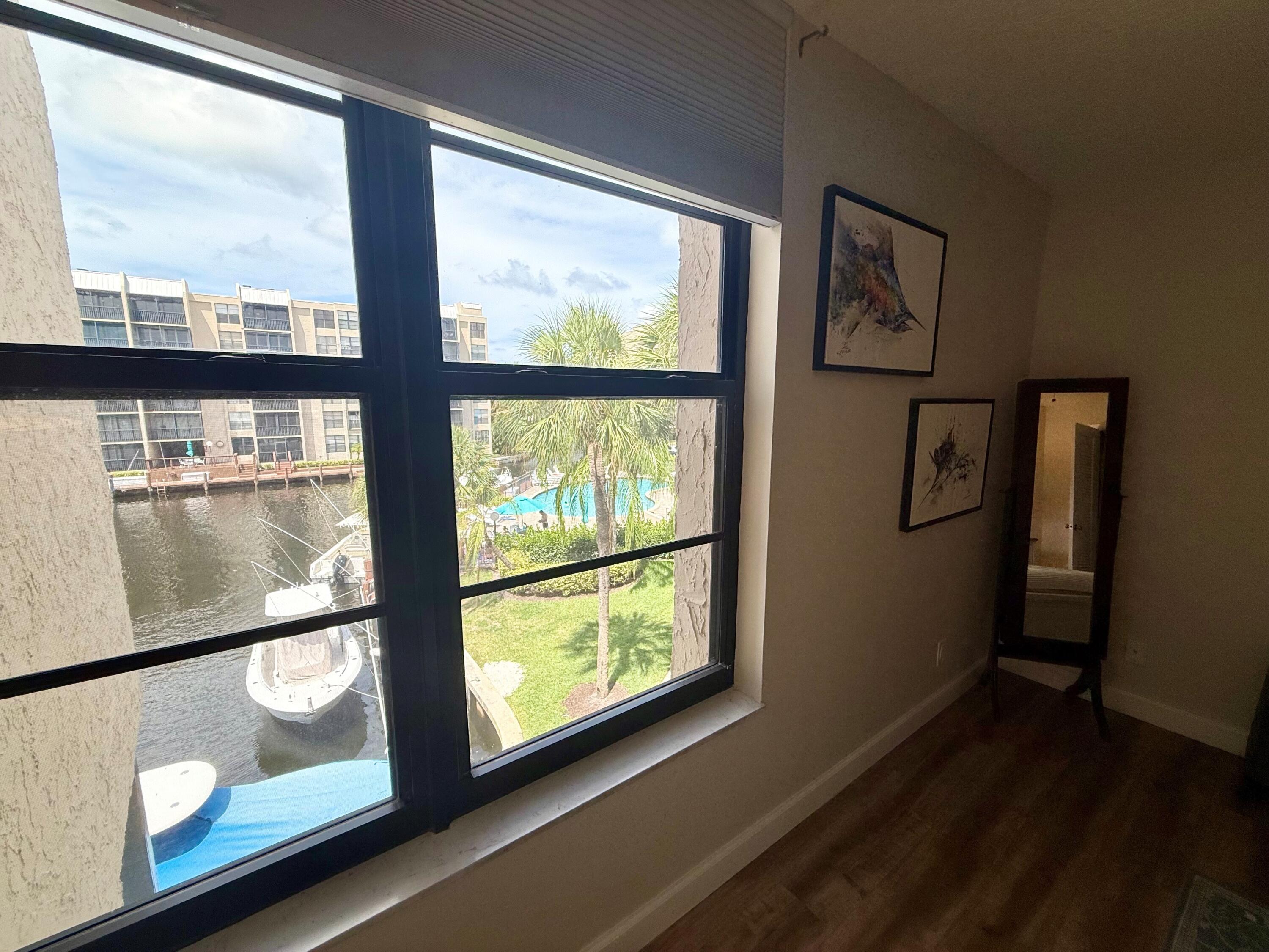 11 Royal Palm Way, Unit PH 303 Boca Raton, FL 33432 - Photo 9 of 14 Primary Bedroom