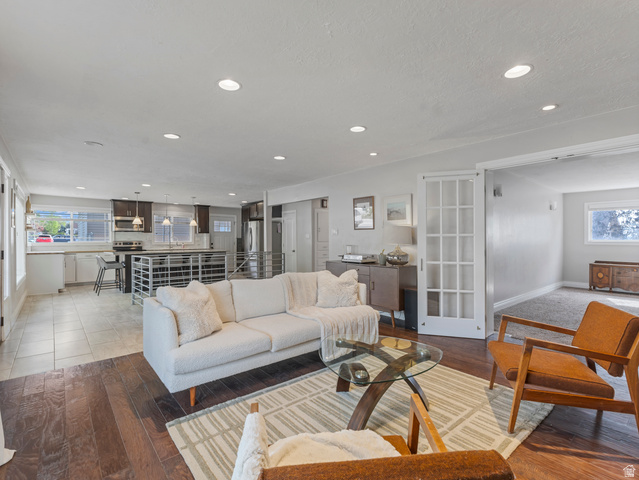935 North 400 East Bountiful, UT 84010 - Photo 7 of 32