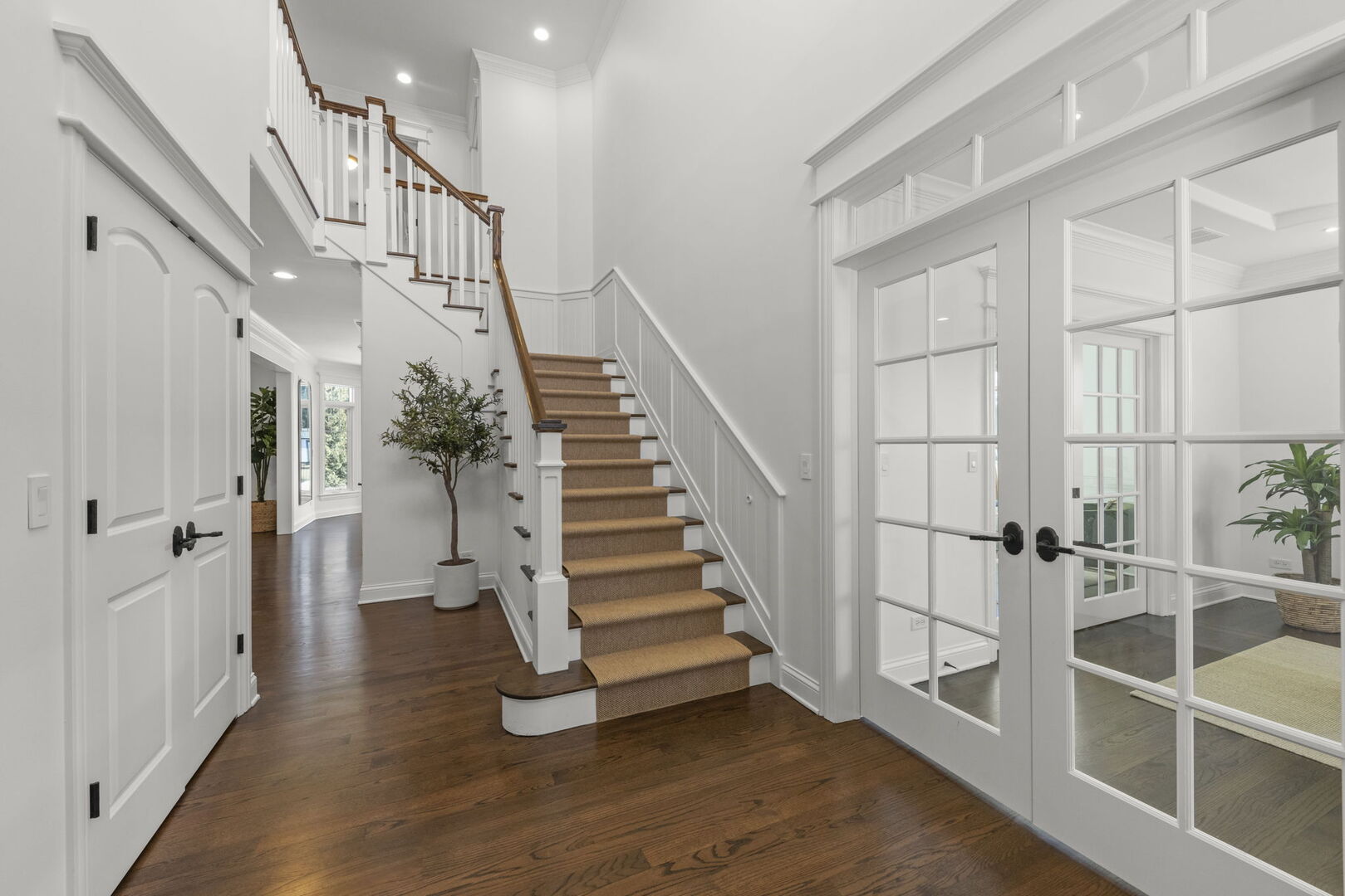 1723 Driving Park Road Wheaton, IL 60187 - Photo 3 of 43 Gallery Image 3
