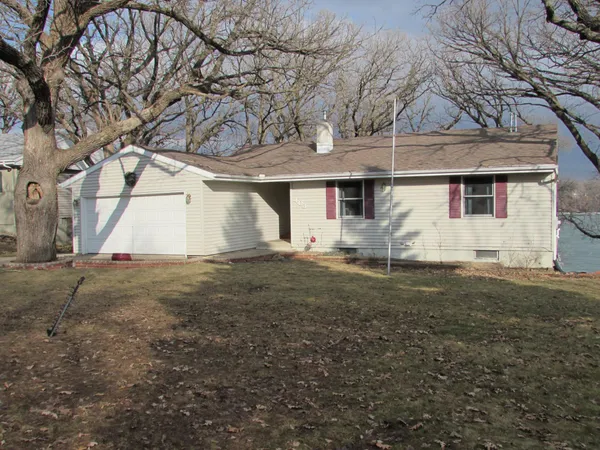 $325,900 | 403 West Amber Lake Drive, Fairmont, MN 56031