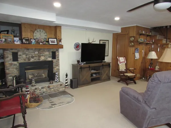 $325,900 | 403 West Amber Lake Drive, Fairmont, MN 56031