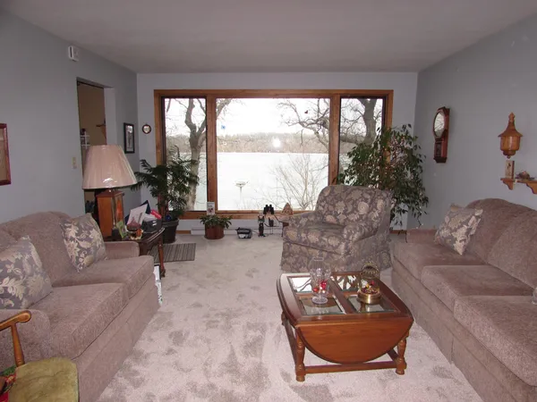 $325,900 | 403 West Amber Lake Drive, Fairmont, MN 56031
