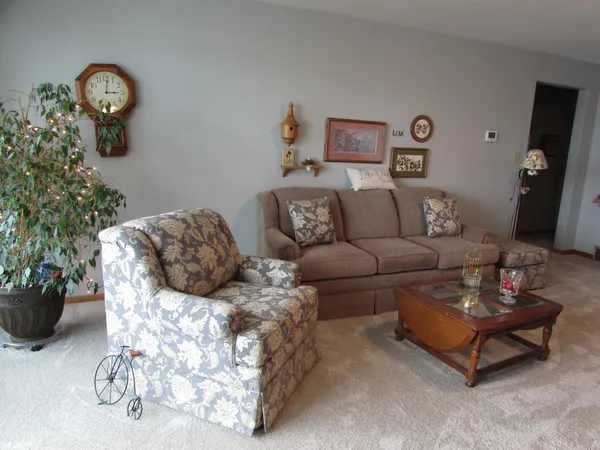 $325,900 | 403 West Amber Lake Drive, Fairmont, MN 56031