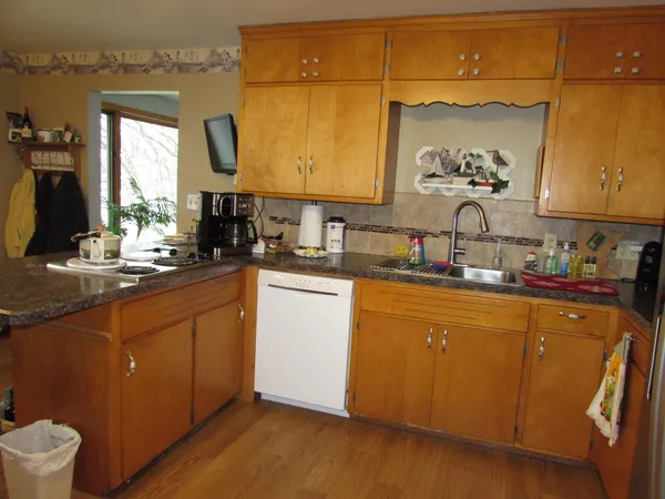 $325,900 | 403 West Amber Lake Drive, Fairmont, MN 56031