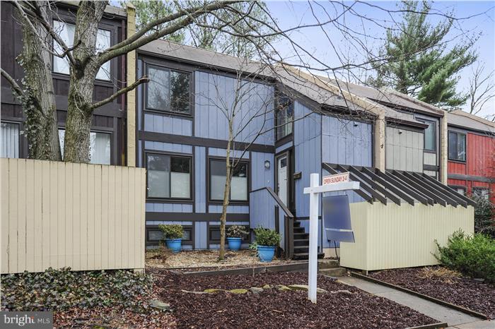 11056 Saffold Way Reston, VA 20190 - Photo 2 of 27 Exterior (Front)