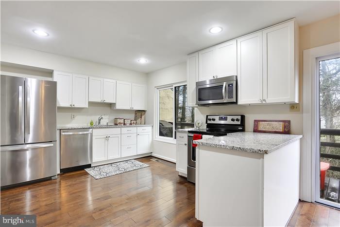 11056 Saffold Way Reston, VA 20190 - Photo 9 of 27 Kitchen