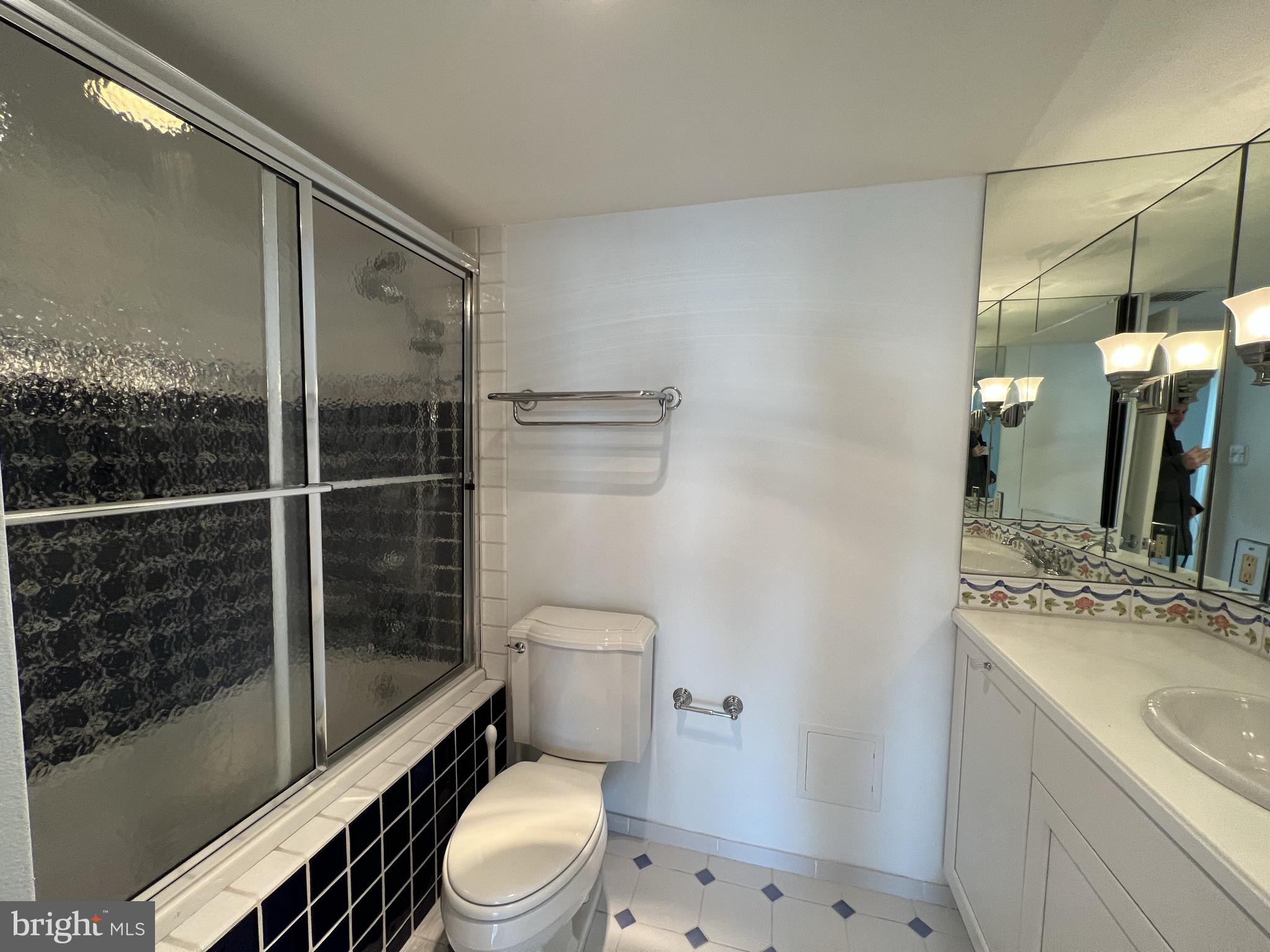 224 West Rittenhouse Square, Unit 2411 Philadelphia, PA 19103 - Photo 7 of 12