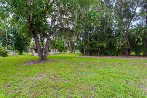 $450,000 | 1100 Red Barn Rd N West, Moore Haven, FL 33471