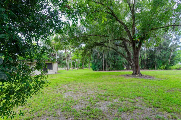 $450,000 | 1100 Red Barn Rd N West, Moore Haven, FL 33471